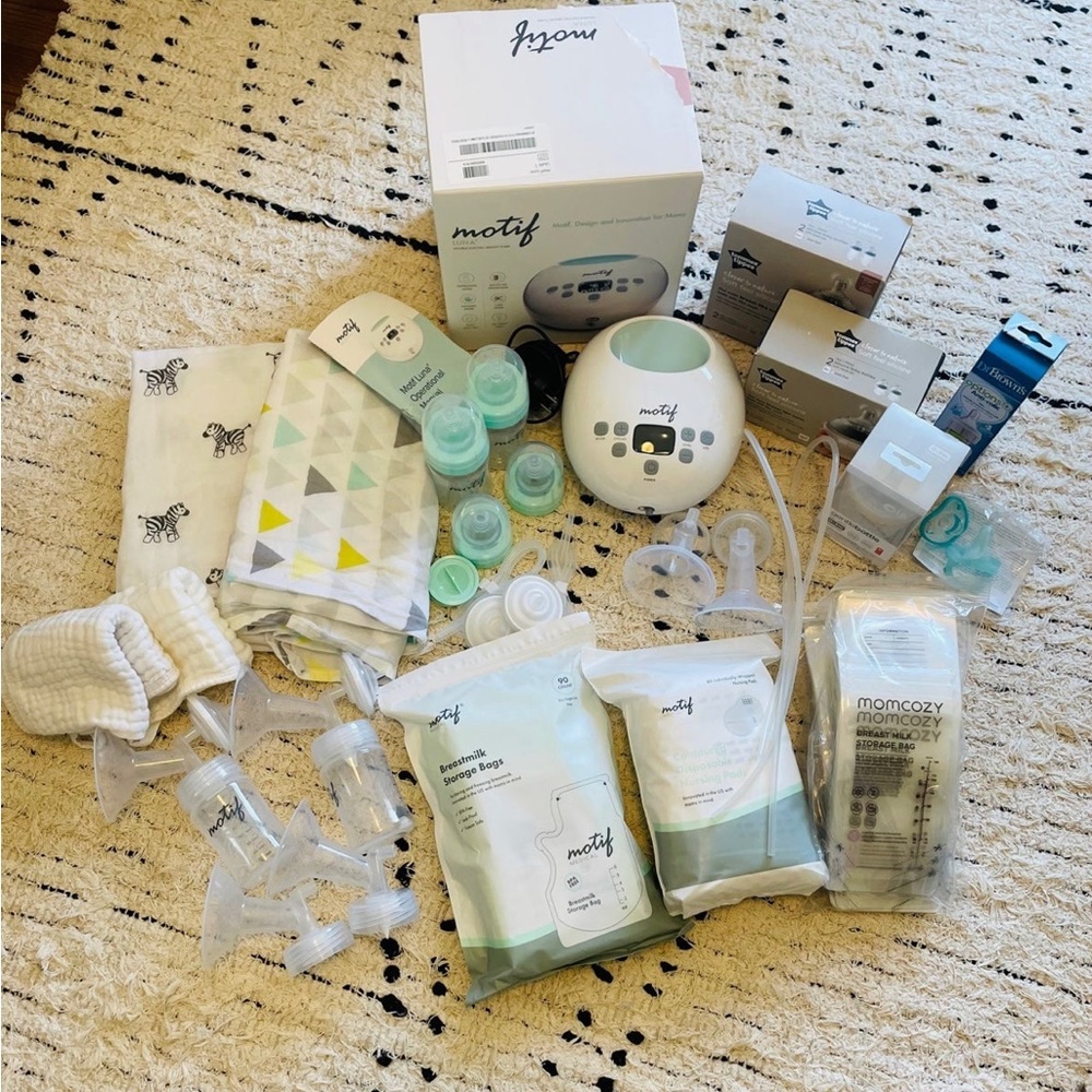 Motif Luna Breast Pump, Bottles, milk bags, pads, swaddles, Baby Bundle!